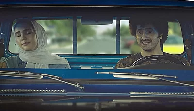 Blue Nissan S01E17