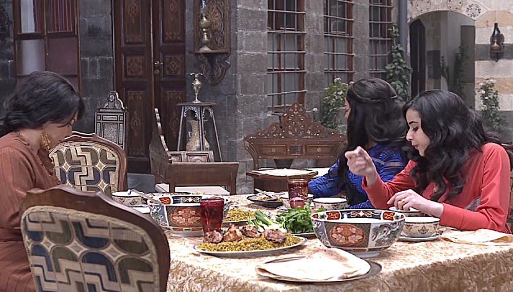 The Collar of Girls S01E09