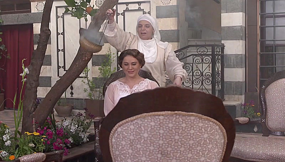 The Collar of Girls S01E12